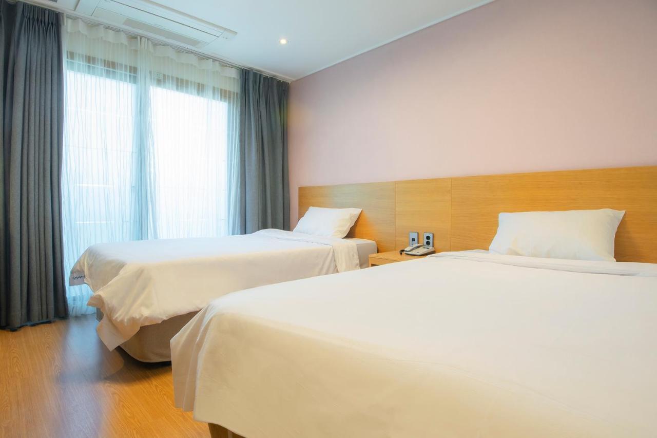 Sims Hotel جيجو المظهر الخارجي الصورة